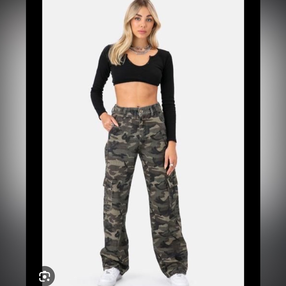 Adika Camo cargo pants